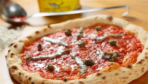Round or deep dish napoli stix. Ricetta Pizza Napoli - Le Ricette di Buonissimo