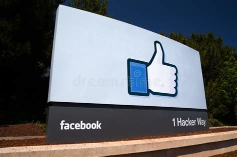 Not only facebook this corporate office is also new who india hq. Facebook Corporate Headquarters Sign In Silicon Valley ...