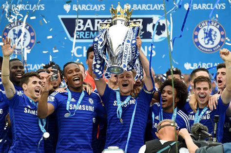 picture special chelsea lift the premier league trophy after sunderland win daily star