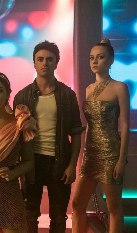 The patriarch, benjamín, works as the new principal at las encinas and upsets various students because of his stern rules. New Pic of Carla and Samuel Season 3! Elite Season 3 airs ...