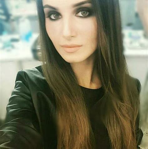 Sutaria has played the lead role in raell padamsee's production of the musical grease. Meet Student of the Year 2 star Tara Sutaria ...