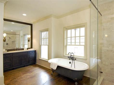 clawfoot tub bathroom remodeling designs ideas with pictures from vintage components to vibrant wallpaper patterns, these stunning bathroom design suggest. 20 Bathroom Designs With Amazing Clawfoot Tubs