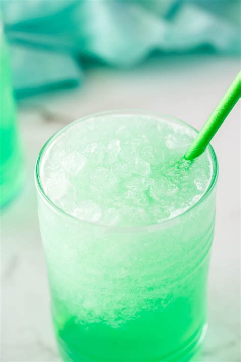 Copycat Taco Bell Baja Blast Freeze | Simplistically Living