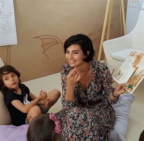 Tuba büyüküstün in egypt/ tuba mısır'da توبا في مؤتمر بانتین. Pin de A.S en Tuba Büyüküstün | Belleza de mujer, Mujer ...