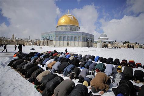 Snowstorm Hits Jerusalem And Israels Desert