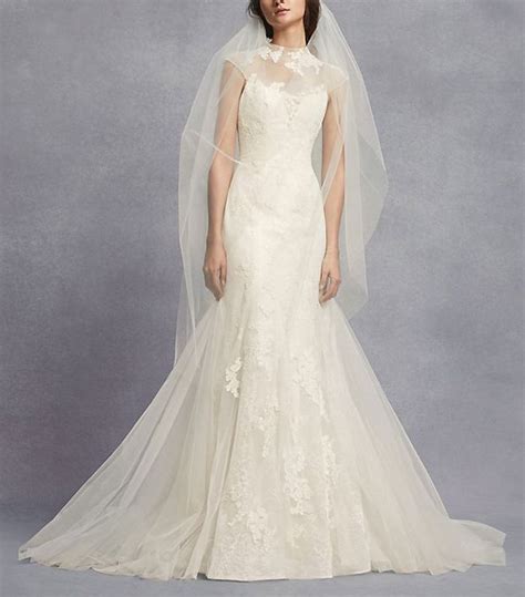 Https://tommynaija.com/wedding/appliqued Chantilly Lace Trumpet Wedding Dress White By Vera Wang