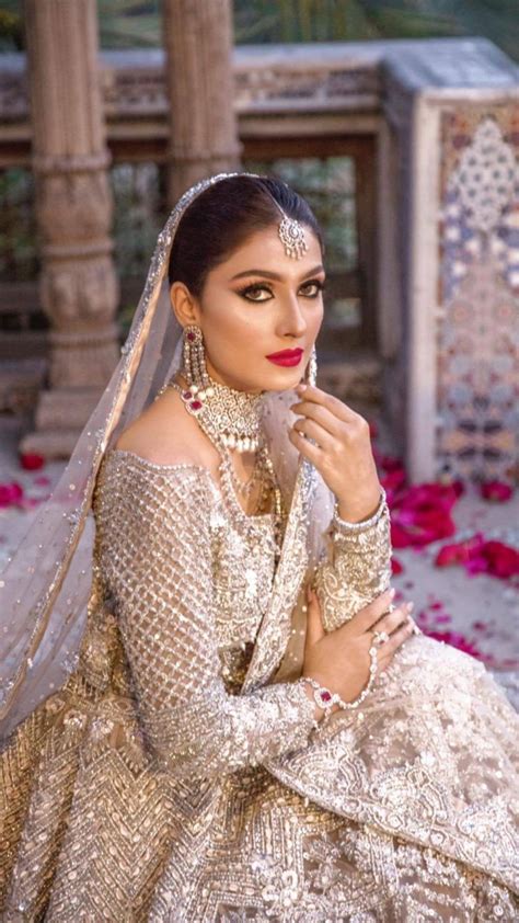 Ayeza Khan Looks Stunning In Latest Bridal Shoot Reviewitpk