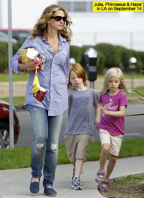 Check Out A Rare Glimpse Of Julia Roberts Kids Wow The Twins Are All