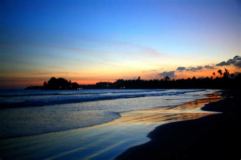 Weligama Bay At Sunset By Sam W Stearman