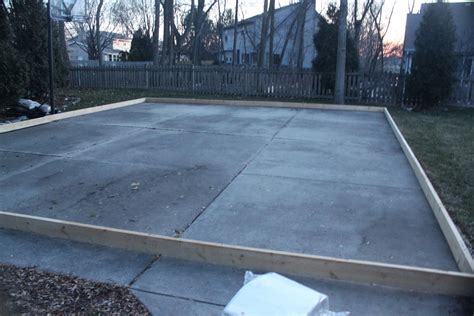 28ft x 28ft rink is perfect for my city lot. my best friend craig: DIY: BUILDING AN ICE SKATING RINK