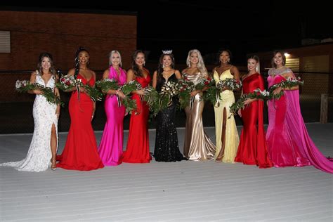 Eccc Crowns 2020 Homecoming Queen Recognizes Homecoming Court East