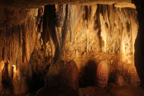 Cave Of The Mounds Is 1 Underground Tour Not To Miss In Wi