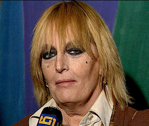 Il 3 aprile 2004 gabriella ferri morì in seguito alla caduta da una finestra della sua casa di corchiano (vt). Gabriella Ferri dagli anni 60 fino alla sua morte con ...