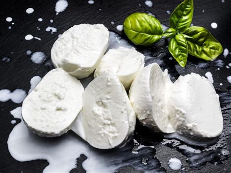 Fior di Latte Italys Cow Milk Mozzarella Comprehensive Guide
