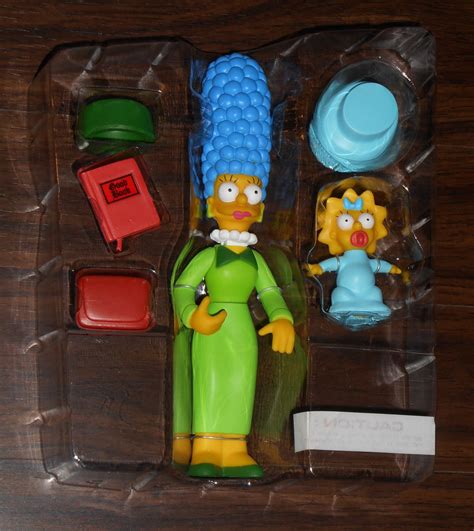 Online Bestellen 2003 The Simpson`s Interactive Figure Wos Series 10 Sunday Best Marge And Maggie