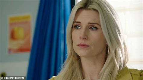Hollyoaks Excl Sarah Jayne Dunn Reveals Pregnant Mandy Battles Huge Guilt In Diversity