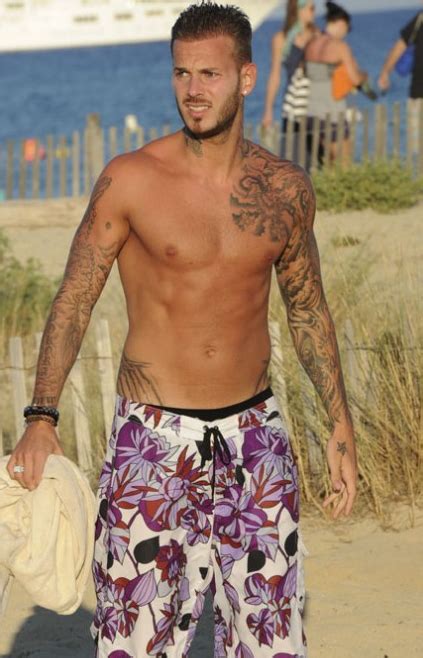Florent manaudou (born november 12, 1990 in villeurbanne) is a french competitive swimmer and olympic in addition to swimming, he is known for his dimples, his pierced tongue, and tribal tattoo. Épinglé sur M.Pokora