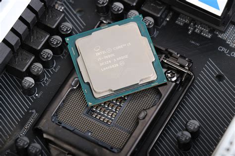 السلام عليكم عايز تعريف كارت الشاشه الجهاز hp probook 6450b الوندوز 10 , 32 بت. Intel i3 7350K 4.2Ghz Benchmarks Leaked - Outperforms i5 6400 & 4670K CPUs