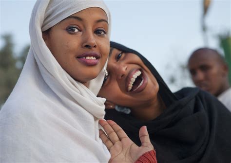The syl evolved into the dominant party, and had a moderate ideology. SOMALI BEAUTY - SomaliNet Forums