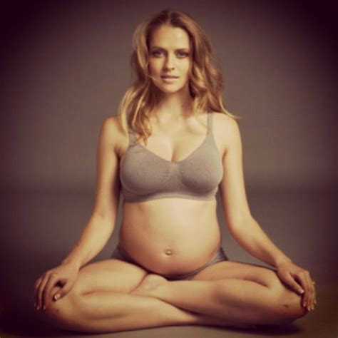 Pregnant Teresa Palmer Poses In Her Underwear E Online Au