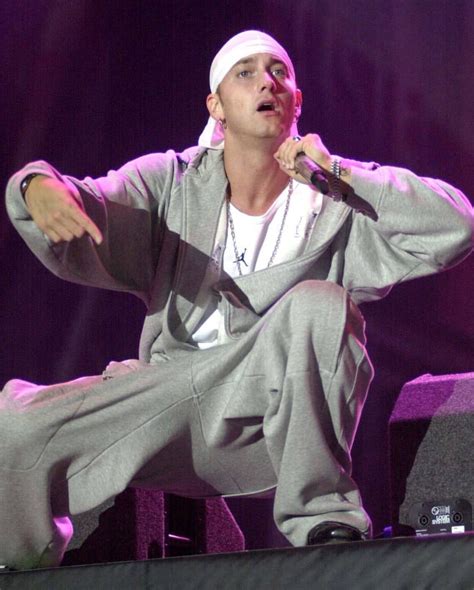 En tant que parolier, eminem a déjà un but précis à cette. Pin by Fahad Baloch on EMINƎM | Eminem, Slim shady, Slim