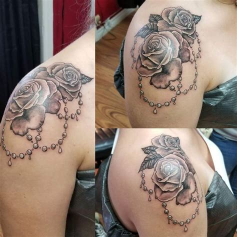 Lovely roses shoulder tattoos for women. 60+ Mind-Blowing Shoulder Tattoos You Would Yearn to Etch ...