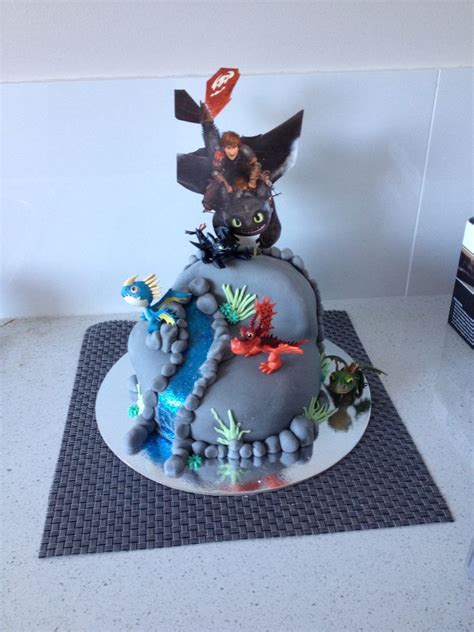 How To Train Your Dragon Cake Dragon Birthday Cakes Dragon Birthday