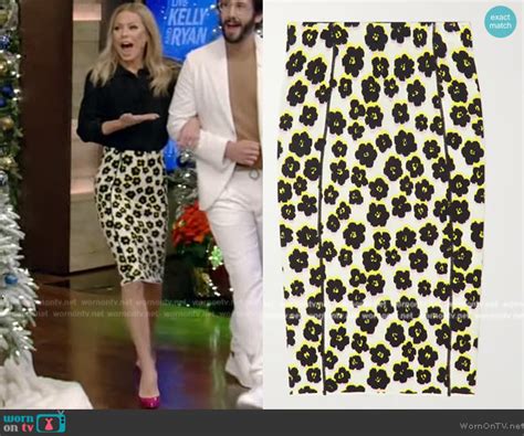 Wornontv Kellys Black Tie Neck Blouse And Floral Skirt On Live With