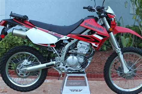 This dual purpose motorcycle has the same mobility on or off the road. Buy 2009 Kawasaki Klx 250 Dual Sport on 2040motos