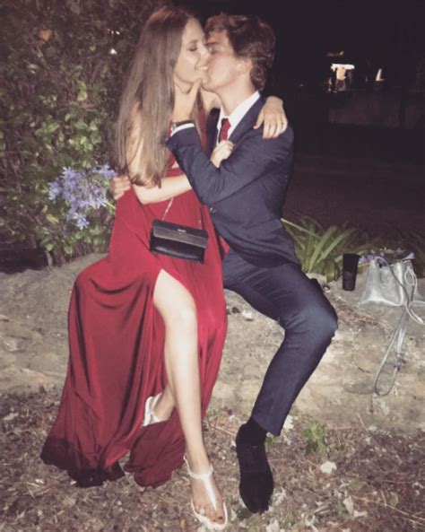 Em 2018 encetou carreira musical em nome próprio. Filha de Tony Carreira partilha foto com namorado - a ...
