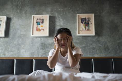 Bell's palsy adalah nama sejenis penyakit kelumpuhan perifer akibat proses (non suppuratif, non neoplasmatik, non degeneratif primer), namun sangat mungkin akibat edema pada nervus fasialis. Bell's Palsy: Gejala, Penyebab, dan Pengobatan - LinkSehat