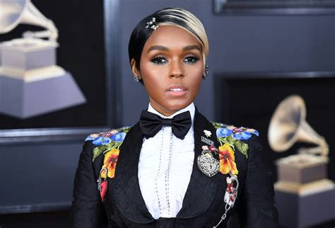 Janelle Monáe Debuted Blonde Hair At The 2018 Grammys Hellogiggles
