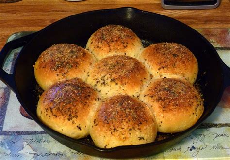 11 Amazing Bread Recipes That Can Be Made In A Cast Iron Skillet