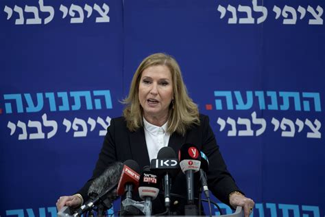 Tzipi Livni Considering Political Comeback But Only If Barak And Labor