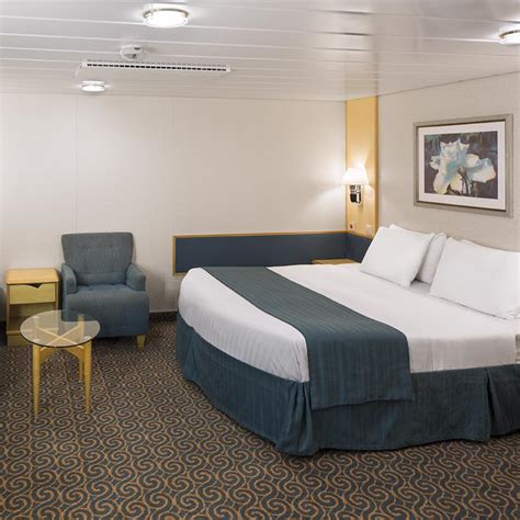 Cabin located in the midship section of the ship. Cabins on Independence of the Seas | IgluCruise