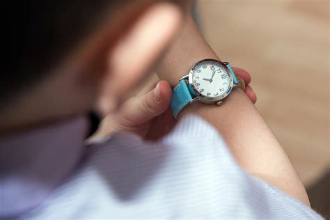 Womens Watch Fashion Which Wrist To Wear A Watch