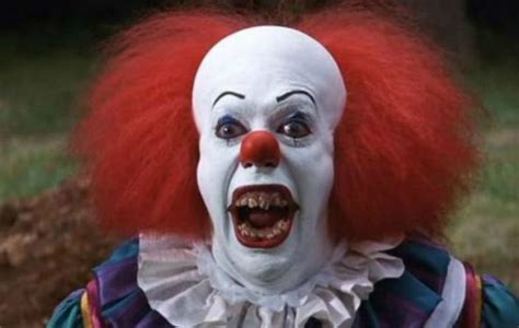 New Picture Of Pennywise From It Remake Released