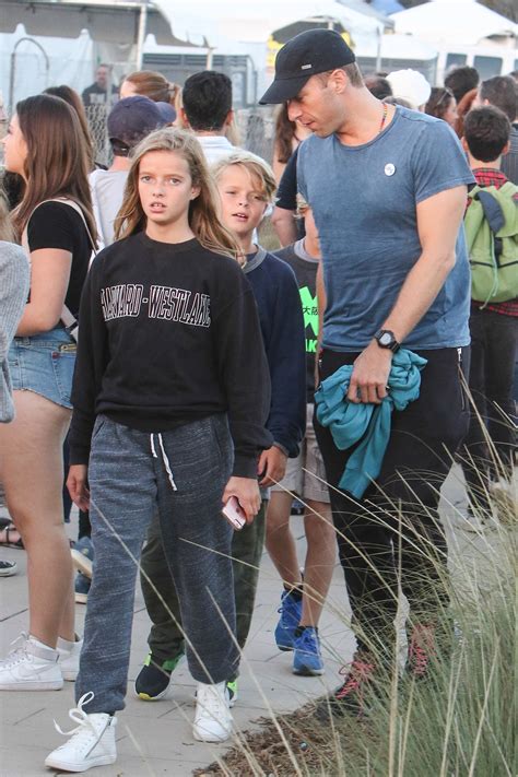 Gwyneth paltrow daily — твой лучший ресурс на платформе vk.com. Gwyneth Paltrow's daughter Apple looks just like her mum ...