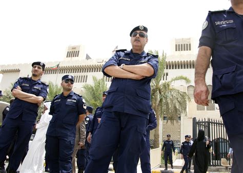 السلطات الكويتية تطيح بطبيب بيطري يجري عمليات تجميل أريبيان بزنس