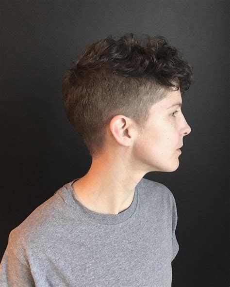 When you use your hair to express who you are, it becomes even more important to find a style that screams you. Undercut Hairstyle Androgynous
