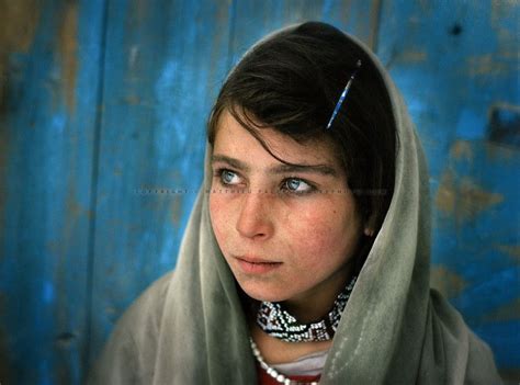 Blue Eyed Afghan Girl Belleza Rostros