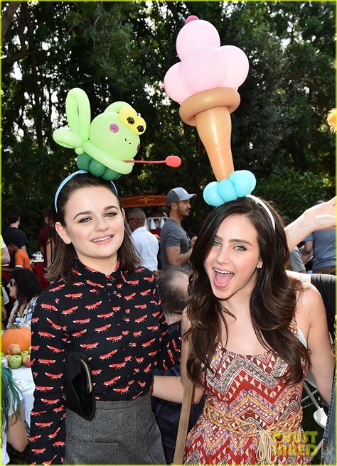 Kaitlyn Dever Joey King Bring Out Fall Style For Just Jared Jr