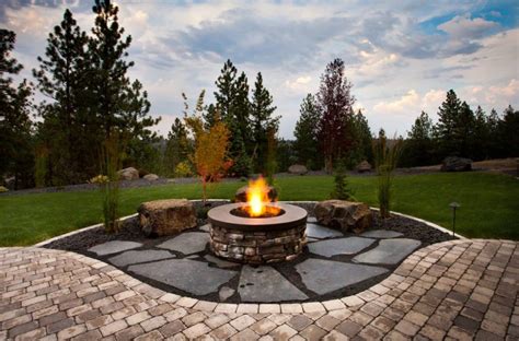 24 Brick Fire Pits And The Homes And Gardens That Surround Them