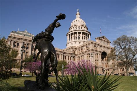 Nearby Attraction Texas State Capitol Downtown Austin Living Seaholm