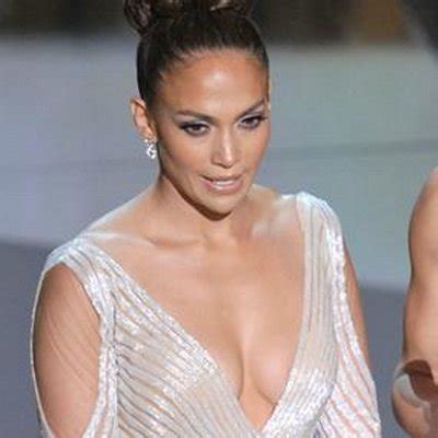 Free Nude Video Jennifer Lopez Wardrobe Malfunction At The Oscars 2012