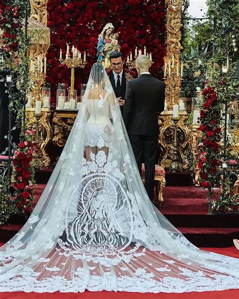 Kourtney Kardashian Y Travis Barker Se Casaron En Una Lujosa Y Millonaria Boda En Italia Infobae