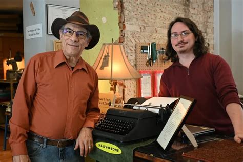 Tom Hanks Ted This Philadelphia Shop A Typewriter From His Personal Collection