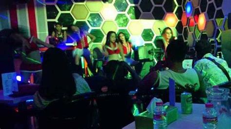25 wanita pemandu karaoke ditolak pulang kampung satpol pp semarang pasang badan mengantar