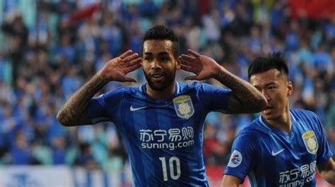 Is a brazilian footballer who most recently played for chinese club jiangsu suning. Alex Teixeira - Player profile 2021 | Transfermarkt