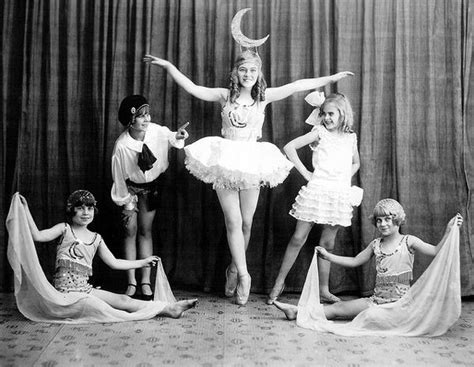 Delightful Vintage Burlesque And Vaudeville Photos Vintage Burlesque